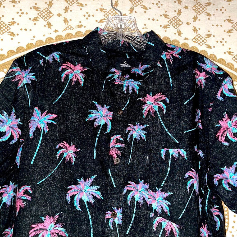 ✨HP✨ MEN’S “RIP CURL” BLACK BUTTON-DOWN SHIRT W/ MULTI-COLOR PALM TREES, SIZE M - Picture 4 of 6